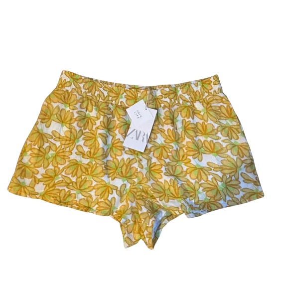 Zara Pants - NWT Zara Floral Yellow Green Boho Shorts Matching Set Piece Size XL